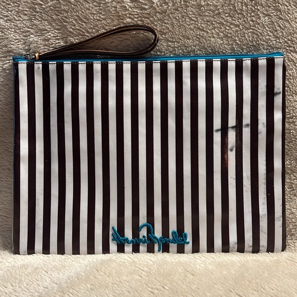 HENRI BENDEL - Picture 6 of 16